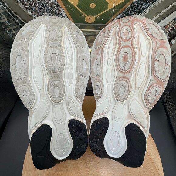 New Balance Fresh Foam X More v5 Sea Salt Light Gold Metallic Size 10 Women - Picture 8 of 10